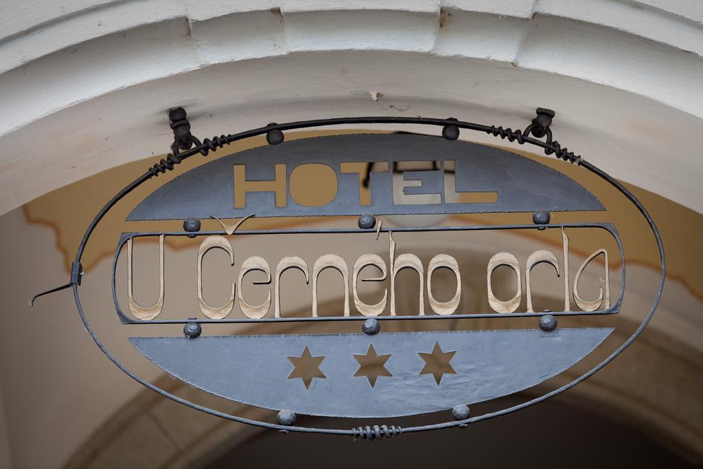 Hotel U Cerneho Orla Telc Ngoại thất bức ảnh